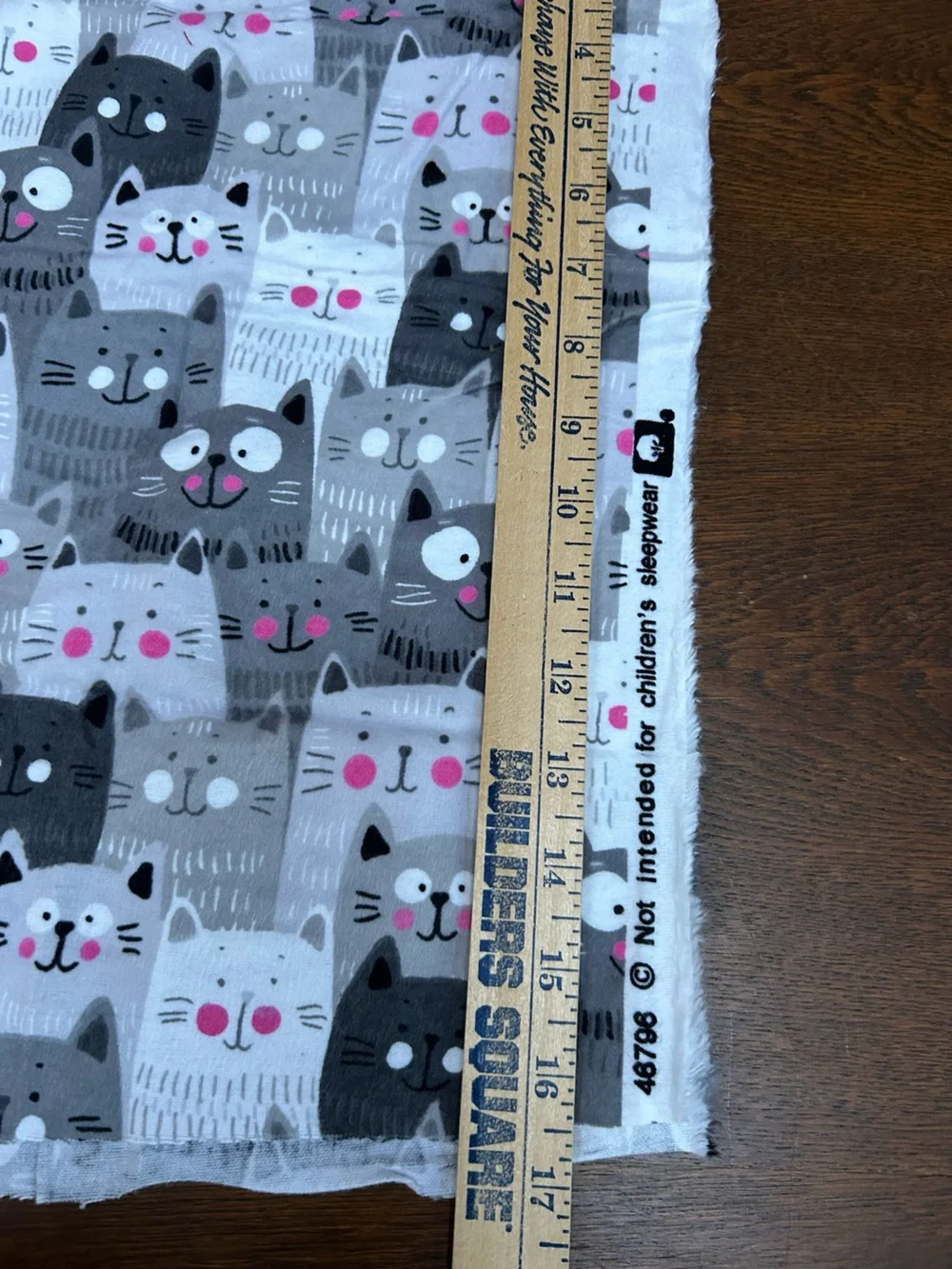 Fabric Gray/White Cat Pattern flannel Remnant 40” wide long/18”to 16.5”, s0 cute
